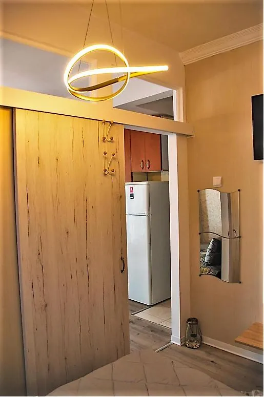 Kassandrou Suite Hot Tub-Jakuzzi - 2 Bedrooms - Big Balcony - Center Thessaloniki Greece